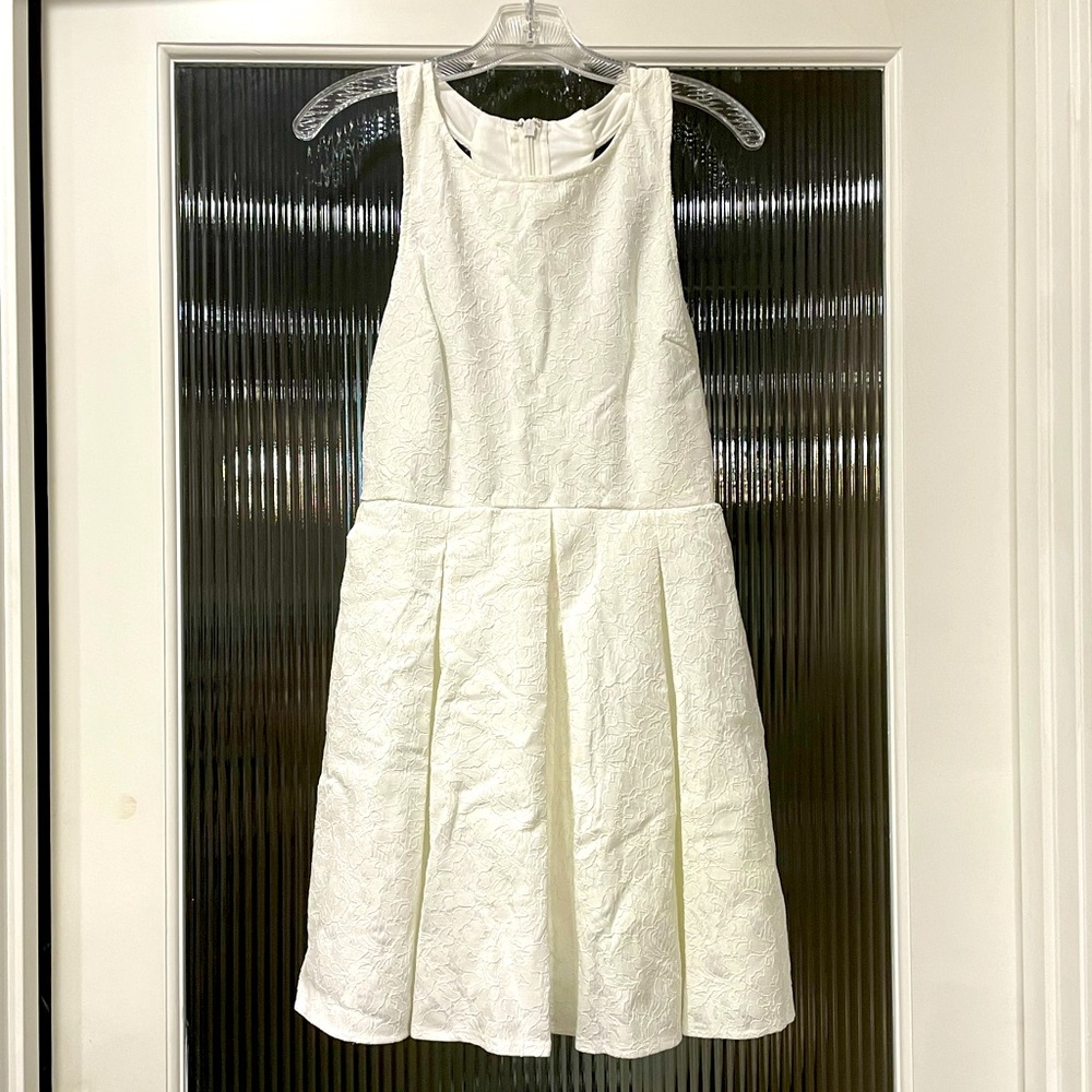 New With Tags Lulu’s white lace dress